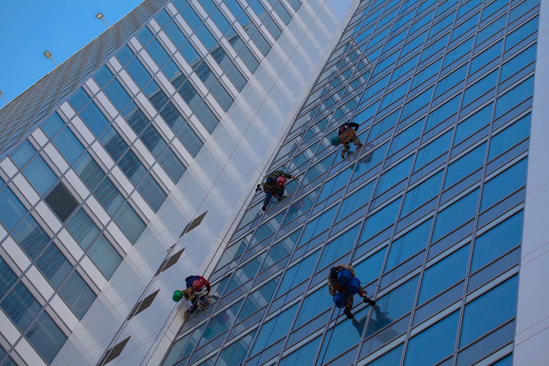Classy Window Cleaning Services partnering with building managers, property management companies, and new construction firms across Dayton Ohio, Cincinnati Ohio, Hamilton Ohio, Columbus Ohio, and beyond. With service locations throughout the entire Columbus, Ohio region, including Cincinnati and Hamilton Ohio