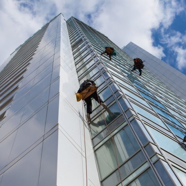 Classy Window Cleaning Services partnering with building managers, property management companies, and new construction firms across Dayton Ohio, Cincinnati Ohio, Hamilton Ohio, Columbus Ohio, and beyond. With service locations throughout the entire Columbus, Ohio region, including Cincinnati and Hamilton Ohio
